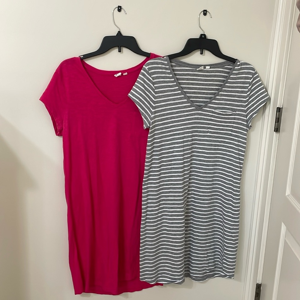 2 GAP T-SHIRT DRESSES WITH POCKET, PINK AND GRAY SIZE LARGES!
